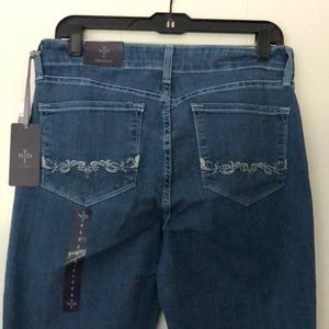 NYDJ Jeans - NYD (Not your daughter) Jeans size 8 NYDJ Jeans - NYD (Not your daughter) Jeans size 8